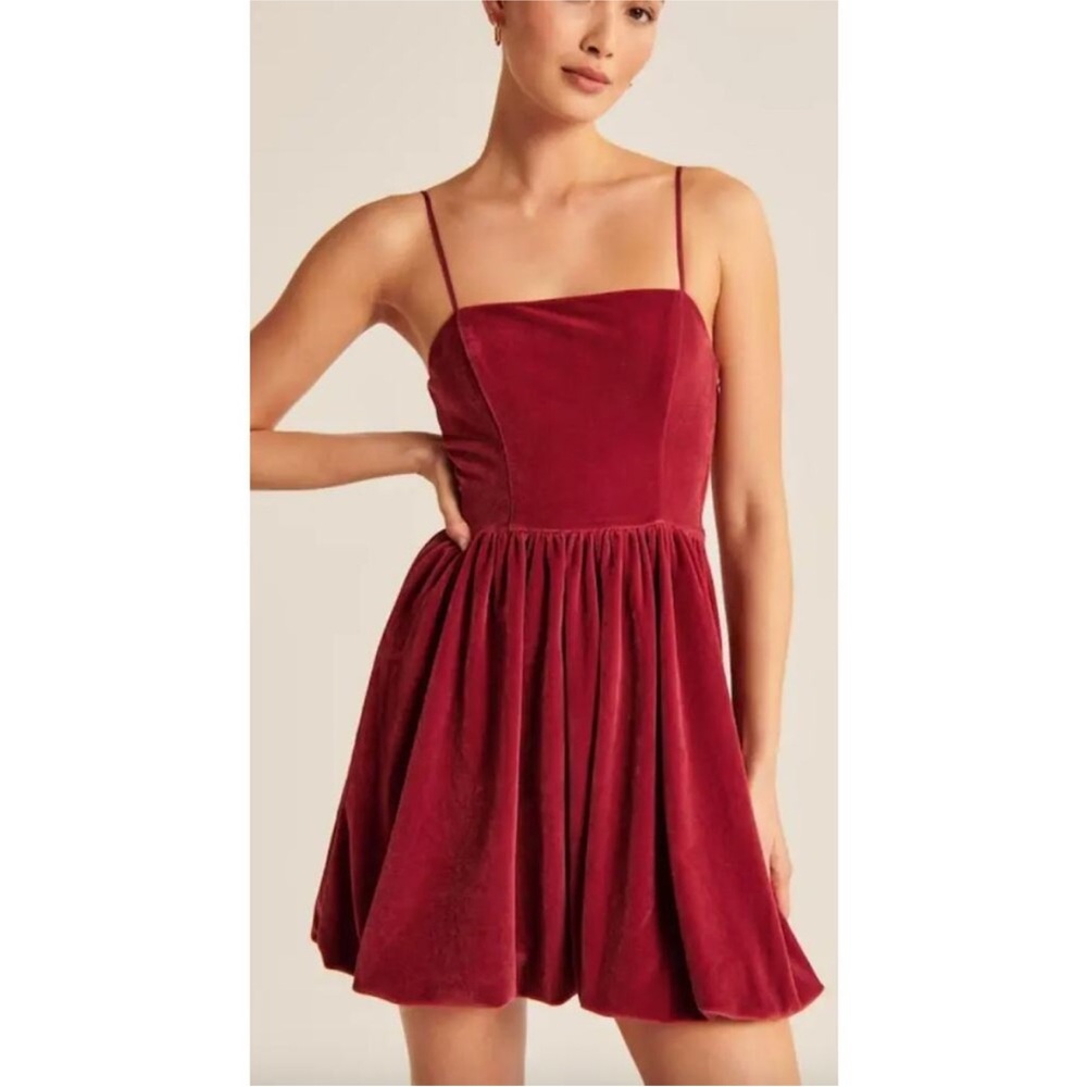 Abercrombie & Fitch Velvet Bubble
Hem Mini Dress Red Size Large